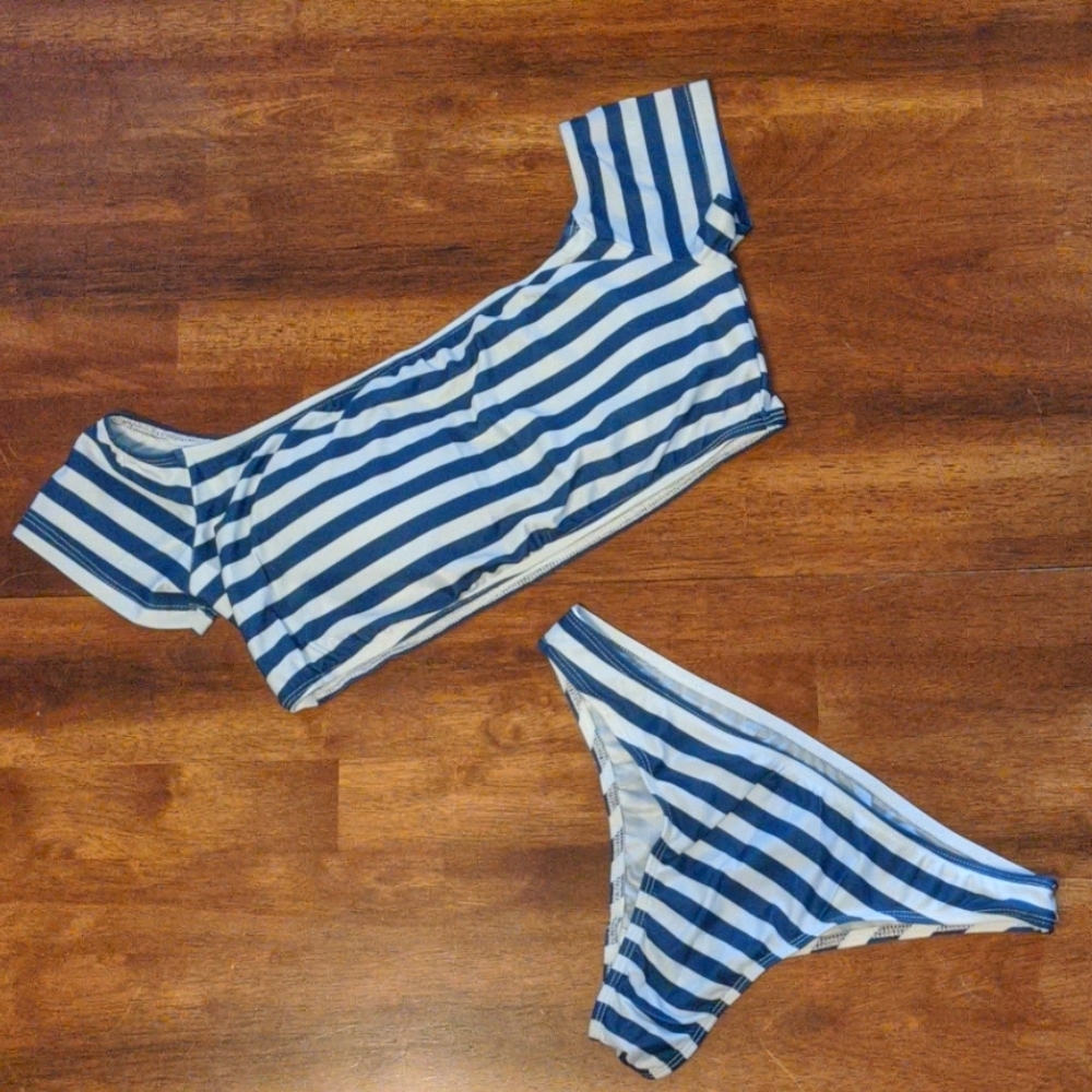FINAL PRICE NWOT striped swimsuit - Picture 1 of 5